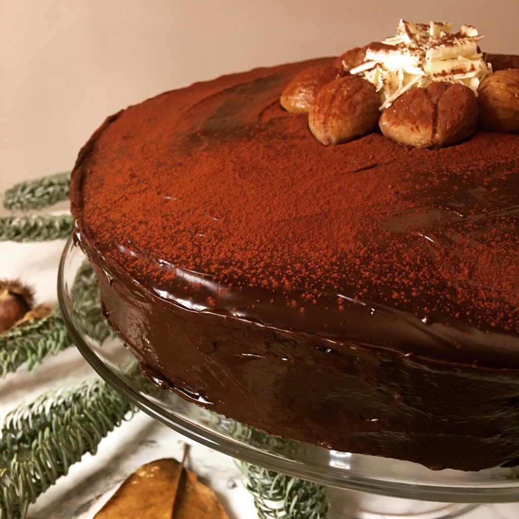 TORTA BROWNIE CON STRATI DI CREMA AI MARRONI